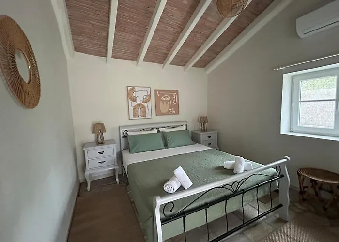 Loukas House Paxos * Boikatika