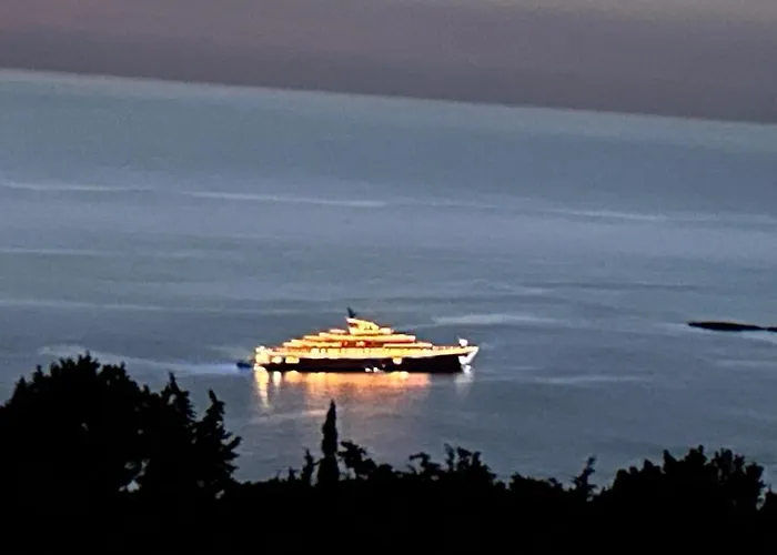 Loukas House Paxos * Boikatika